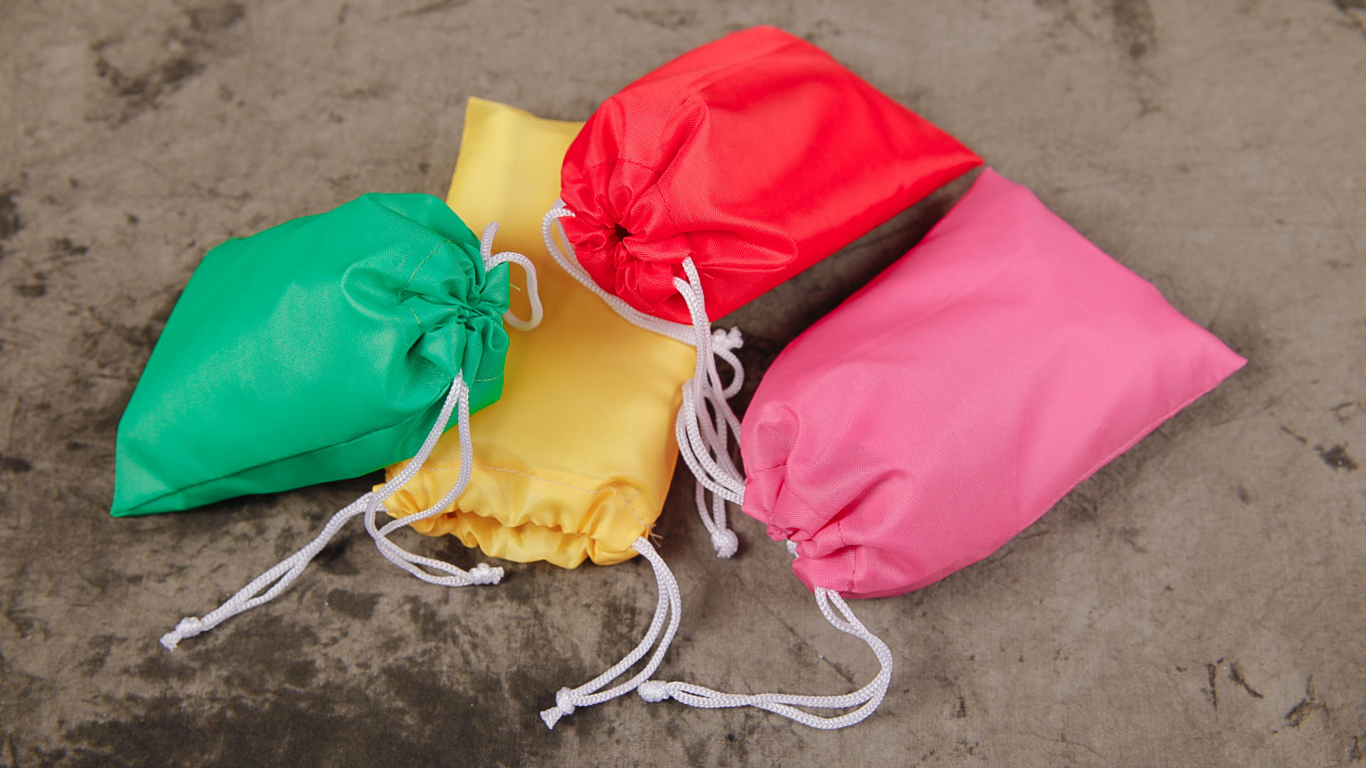 北京鎮(zhèn)江市宜成服裝有限公司主營業(yè)務(wù)之——布袋類